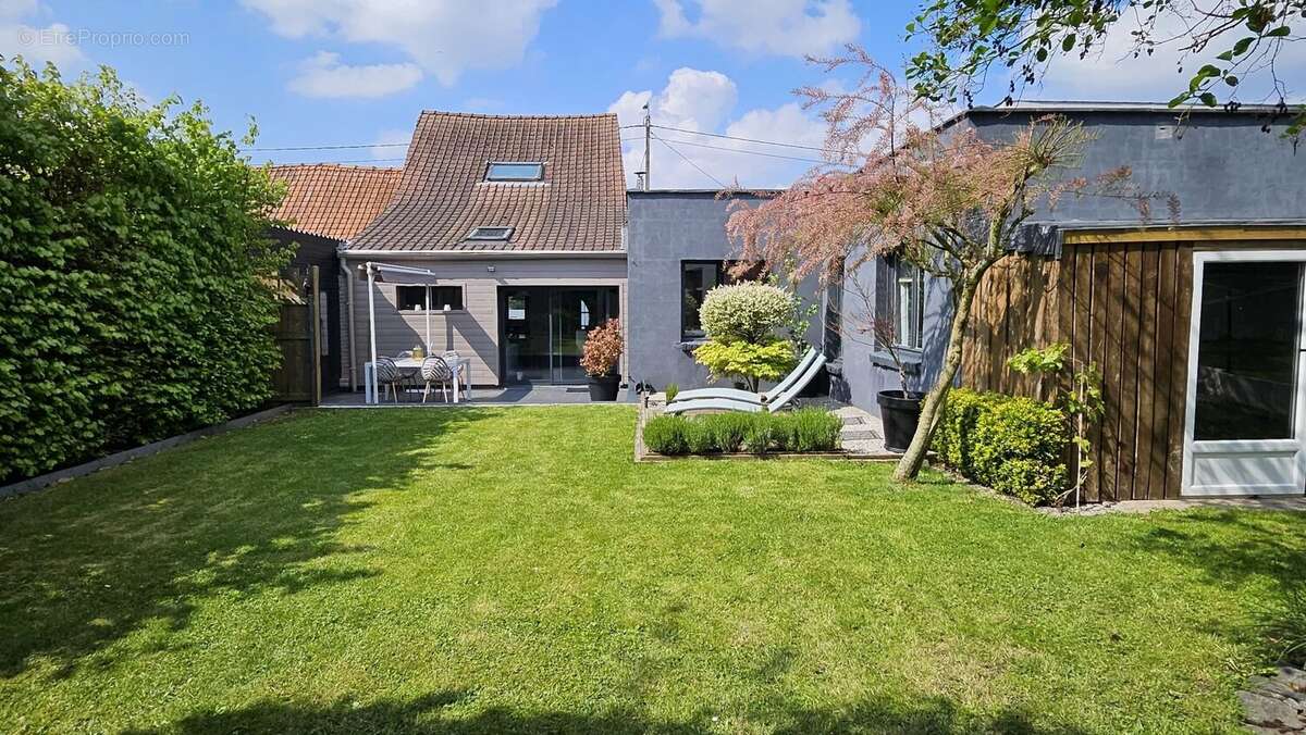 Maison à NEUVILLE-EN-FERRAIN