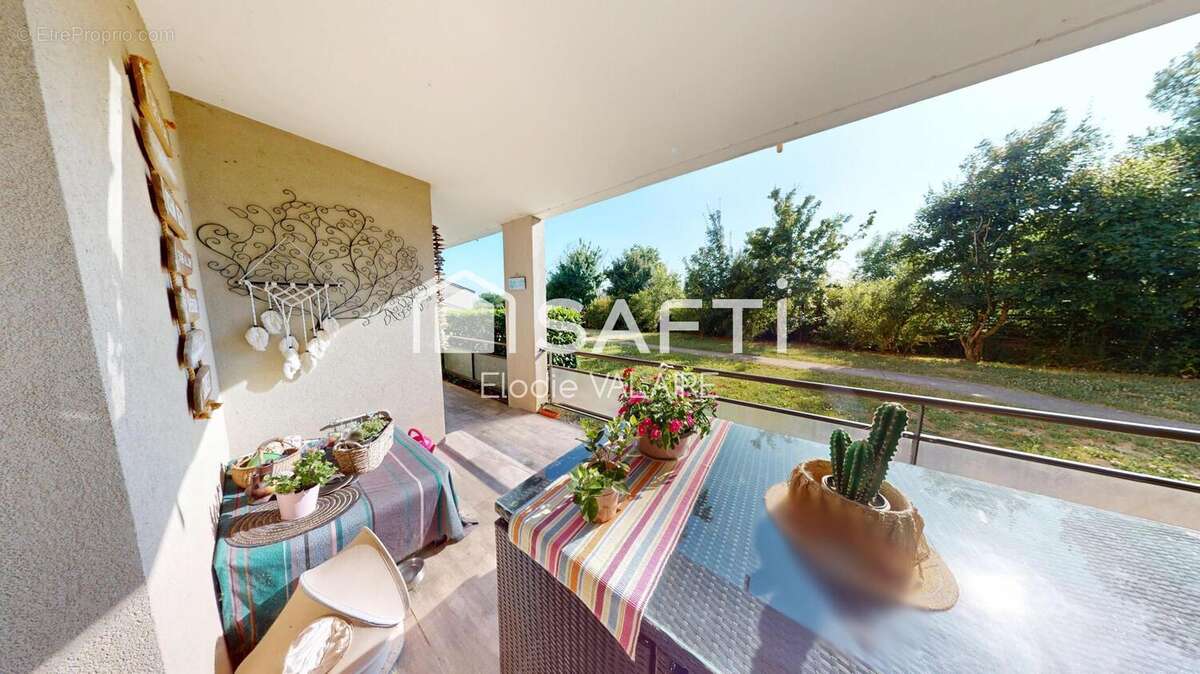 Photo 2 - Appartement à L'ISLE-D'ABEAU