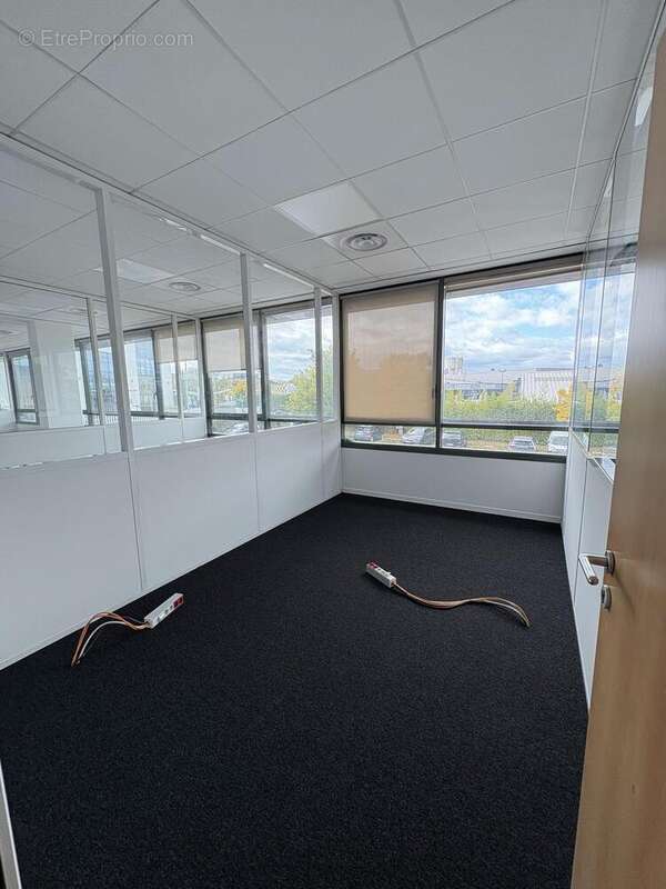 Photo 5 - Commerce à CHAMPAGNE-AU-MONT-D'OR