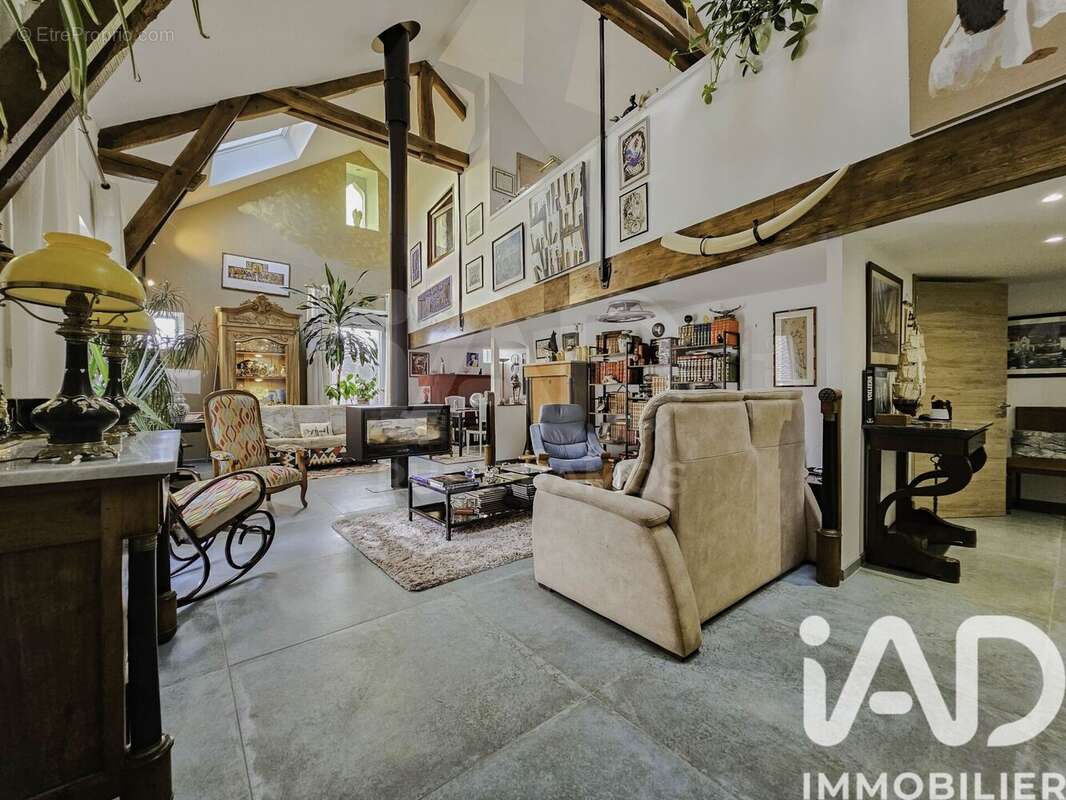 Maison 300 m² à Vezins-De-Levezou  - photo 4