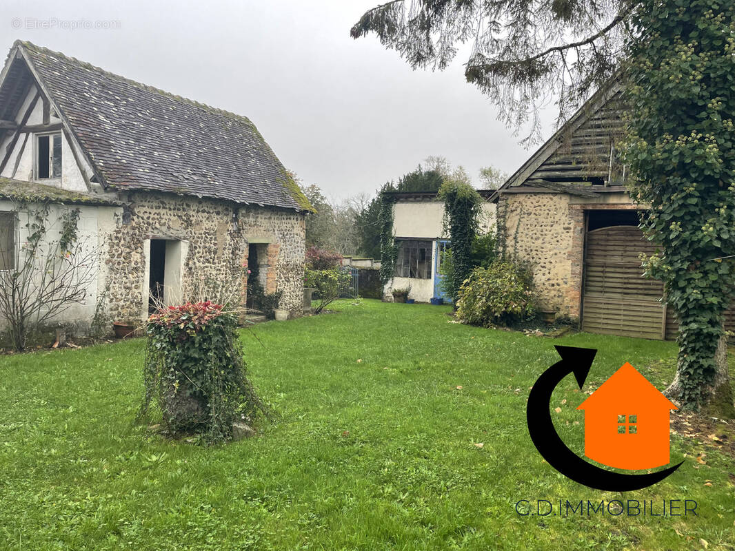 Maison à CHAMPROND-EN-GATINE
