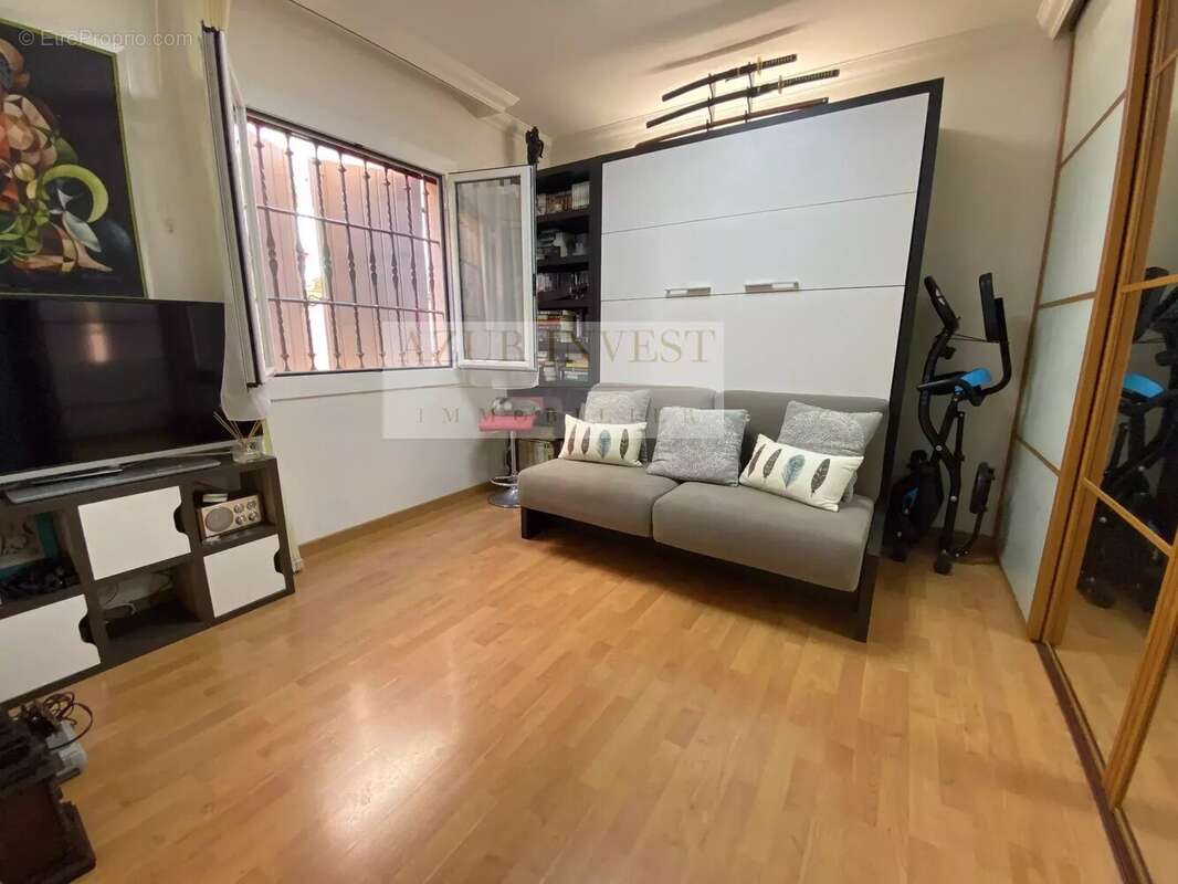 Appartement à ROQUEBRUNE-CAP-MARTIN