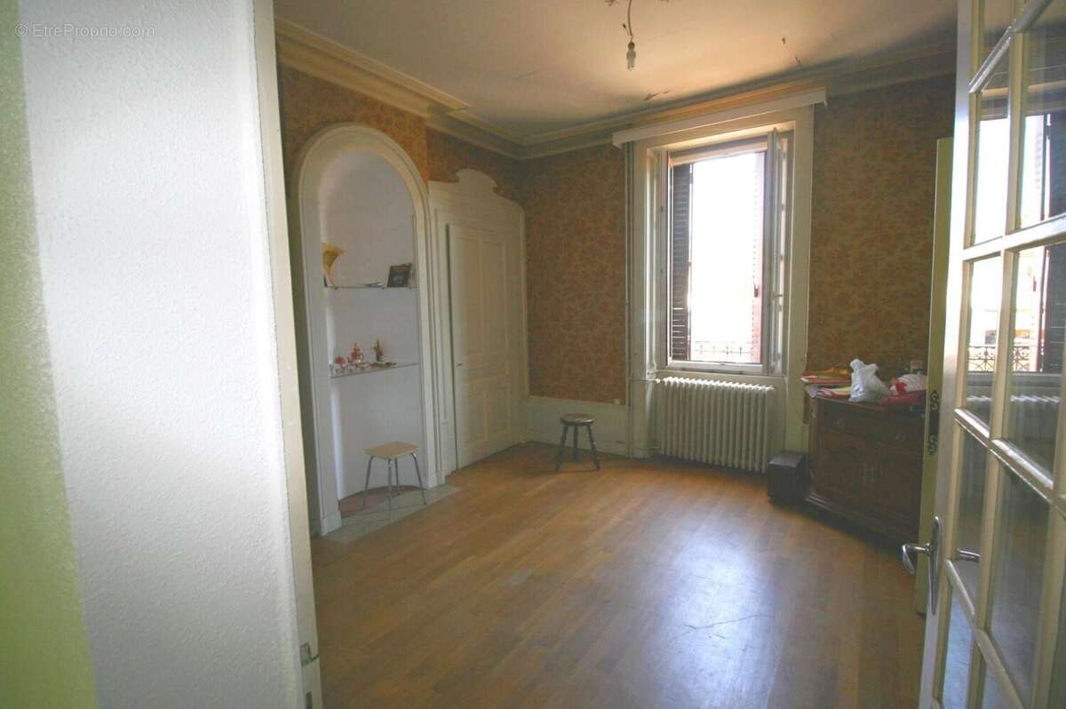 Maison 187 m² à Lons-Le-Saunier  - photo 4