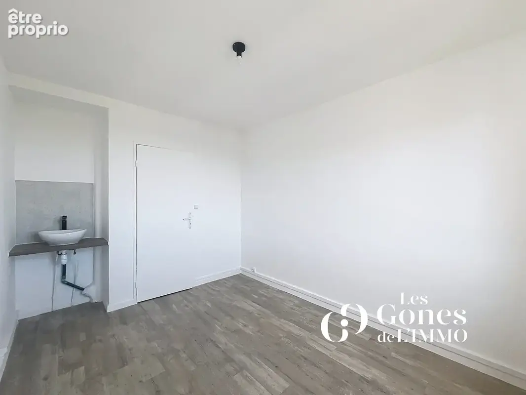 Les Gones de l’Immo vous présentent   Appartement 5 pièces de 81 m2 à Sainte-Foy-lès-Lyon   240 000 € - photo 6