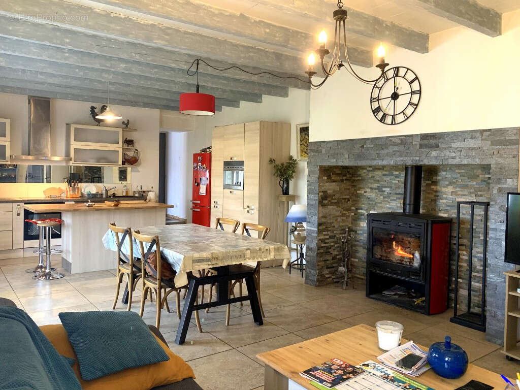 Maison à LAROQUE-DES-ARCS