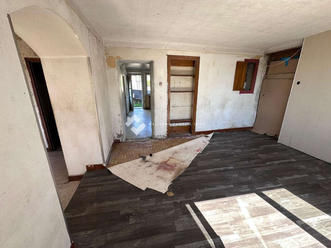 Maison 113 m² à Celles-Sur-Durolle  - photo 4