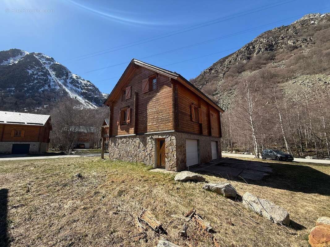   - Maison à L'HOSPITALET-PRES-L'ANDORRE