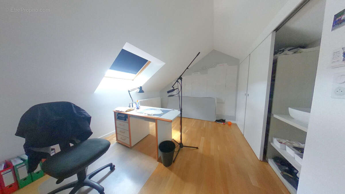 Maison familiale 8 pièces de 191 m2 à vendre au Rond-Point de Vannes - photo 14