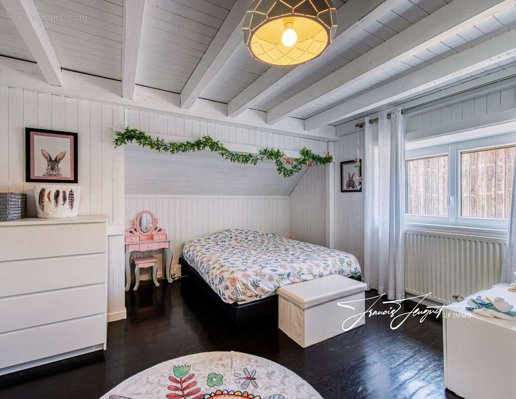 Maison à PERS-JUSSY