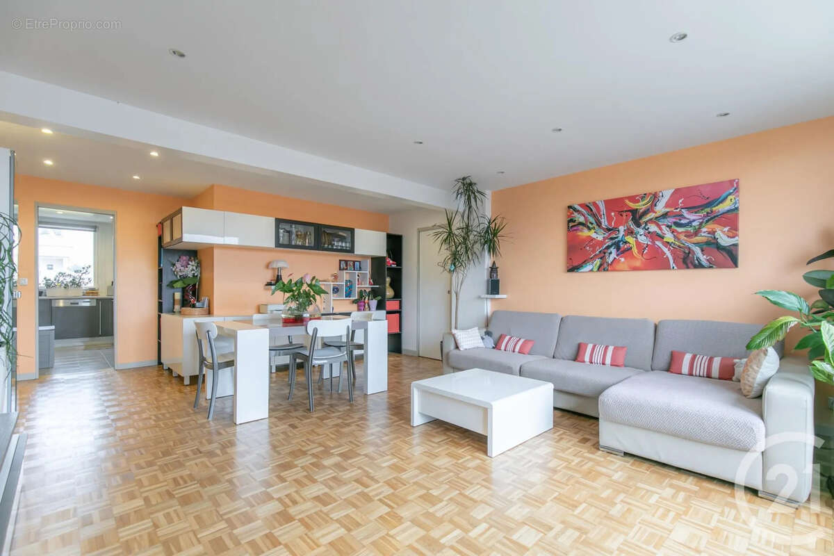 Appartement à SAINT-MAUR-DES-FOSSES