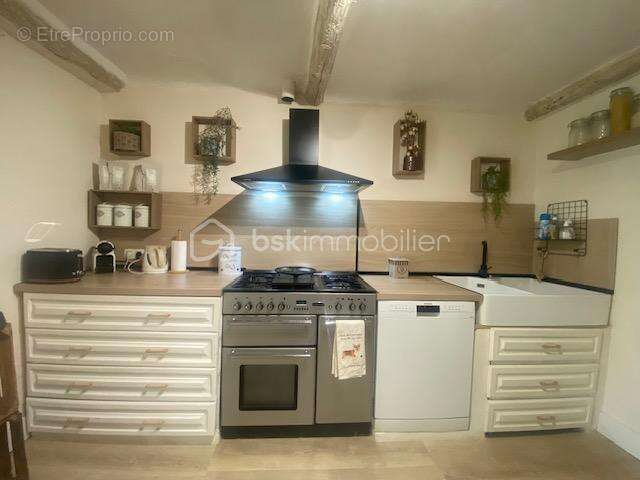 Maison à TOURRETTES