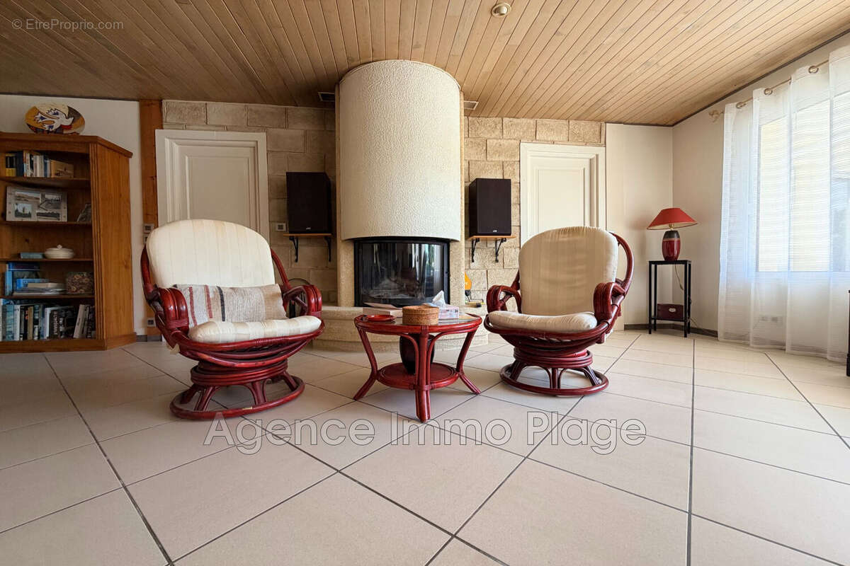 Maison 220 m² à Saint-Vivien-De-Medoc  - photo 8