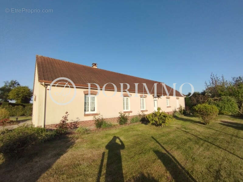 Maison à CREVECOEUR-LE-GRAND