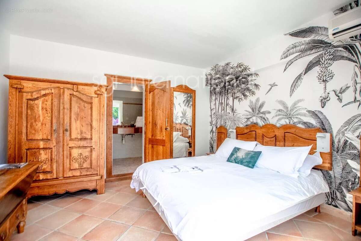 Maison à LES ISSAMBRES
