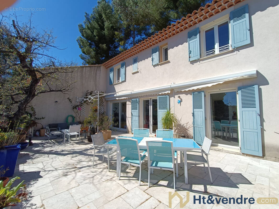 Maison à HYERES