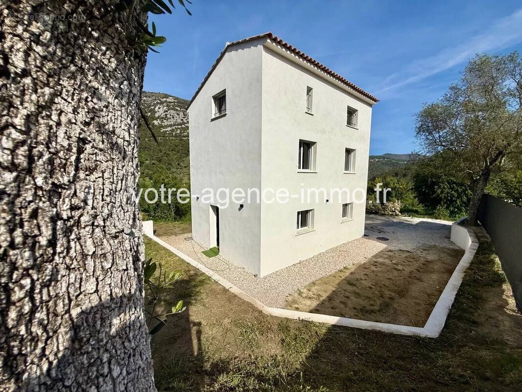 Maison à TOURRETTE-LEVENS