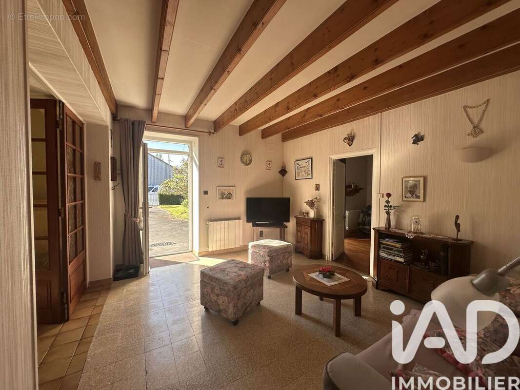 Photo 3 - Maison à VERINES