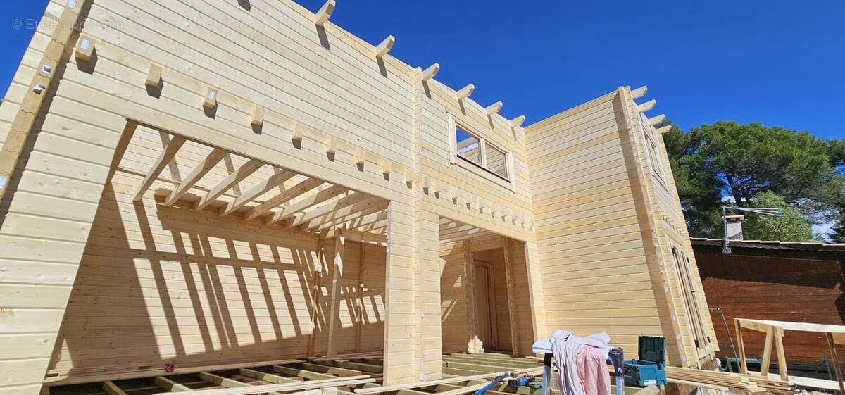 Maison à LE CASTELLET