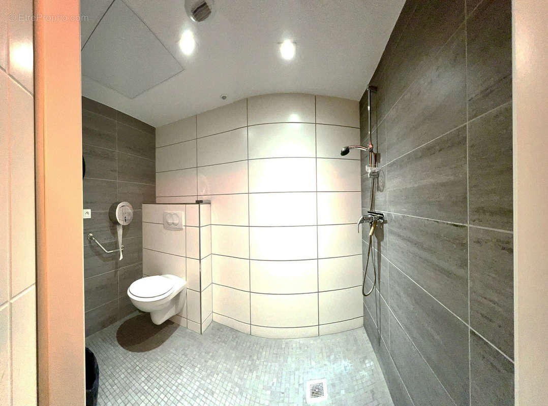 Magnifique Local Professionnel Ou Bureau 136 M² Acces Pmr , Pkgs - photo 6