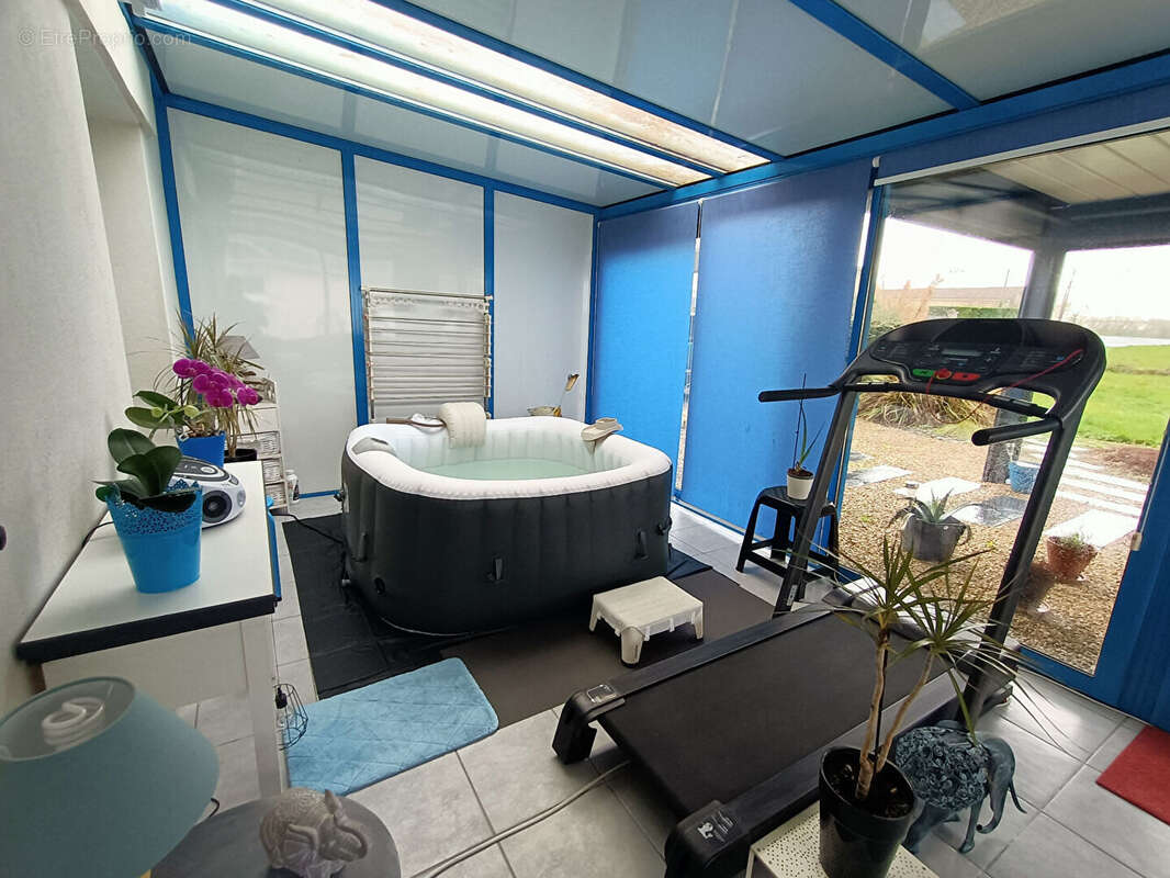 Maison à TONNAY-CHARENTE