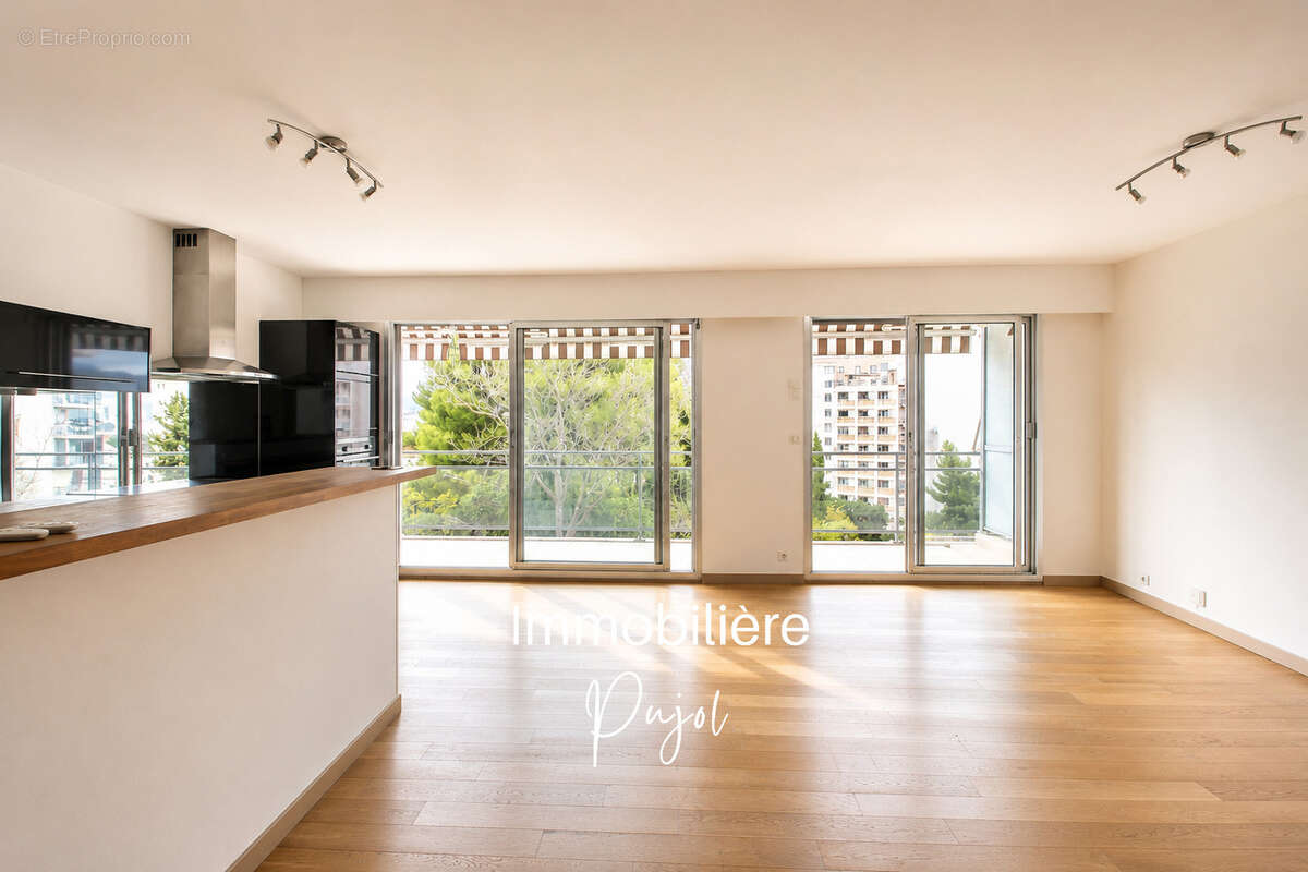 Appartement à MARSEILLE-6E