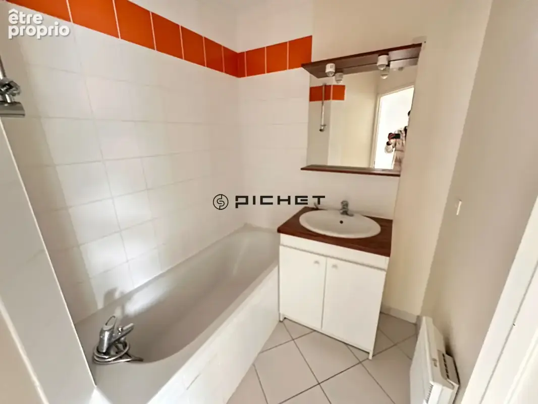 Appartement dernier étage avec terrasse - Parking réservé en sous sol - photo 4