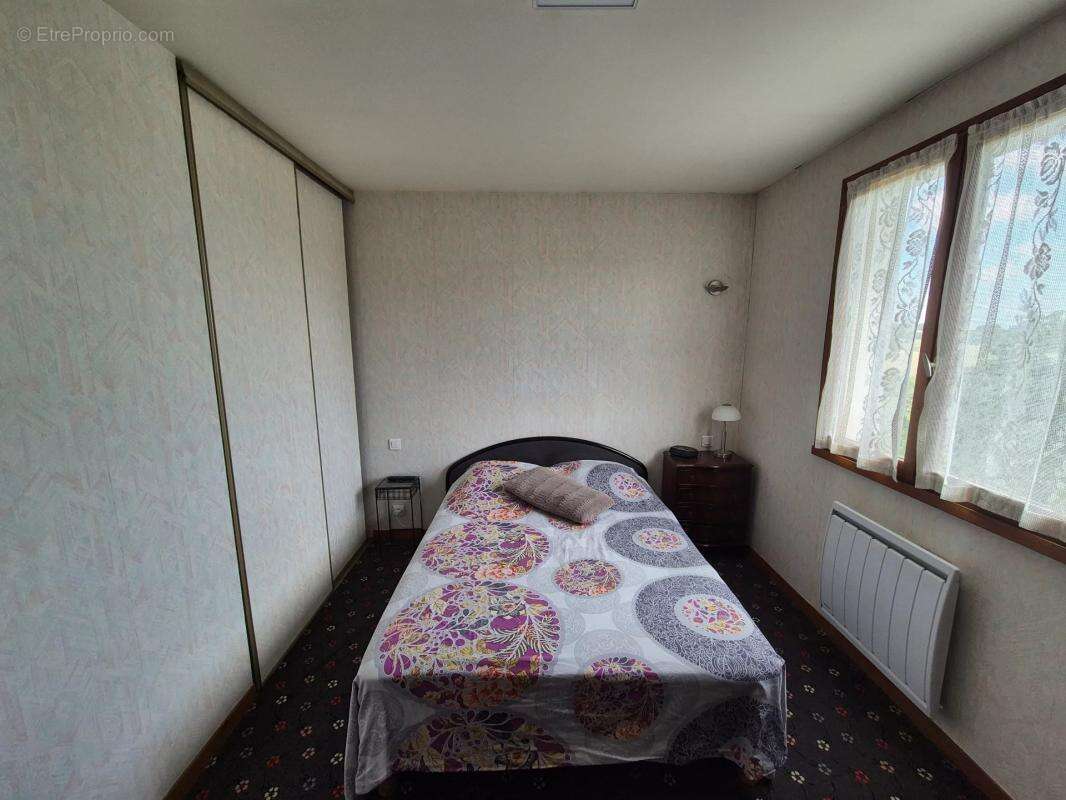 Maison à MONTAUT-LES-CRENEAUX