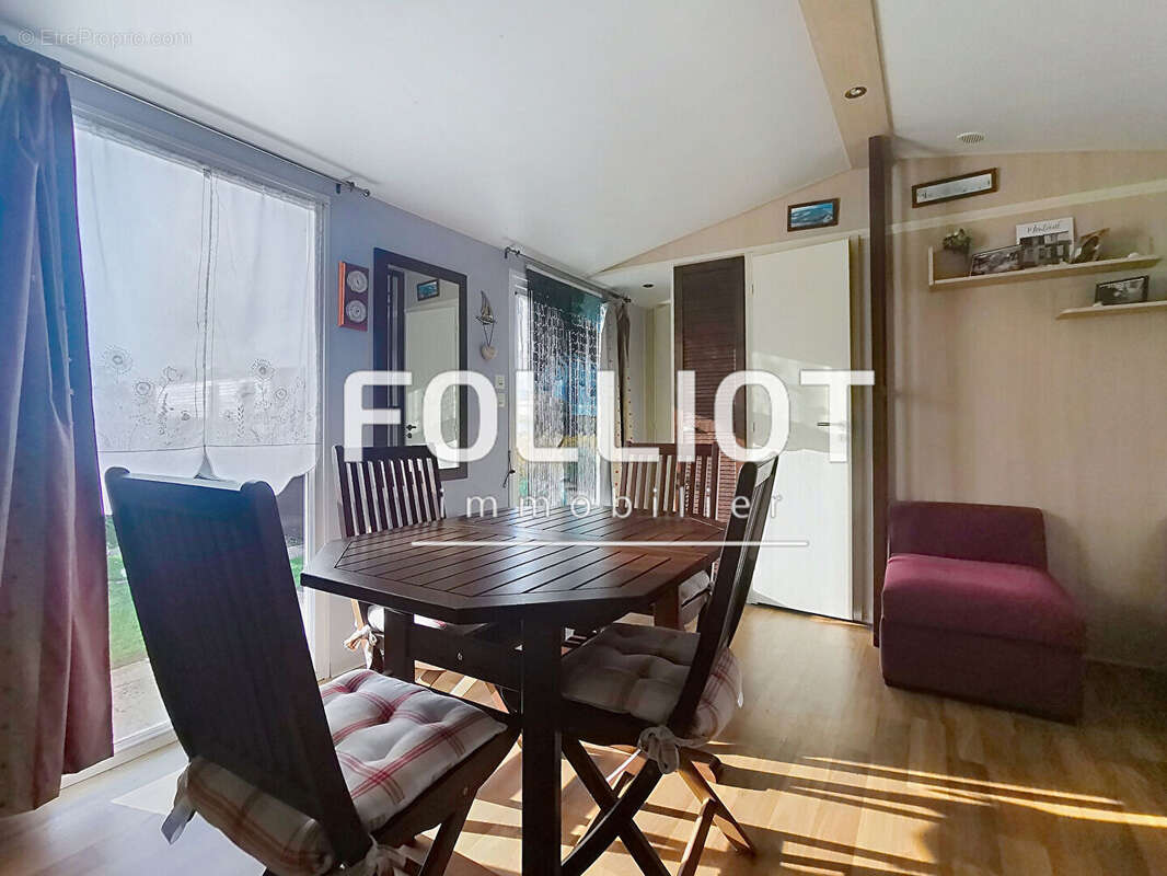 Maison à SAINT-PAIR-SUR-MER