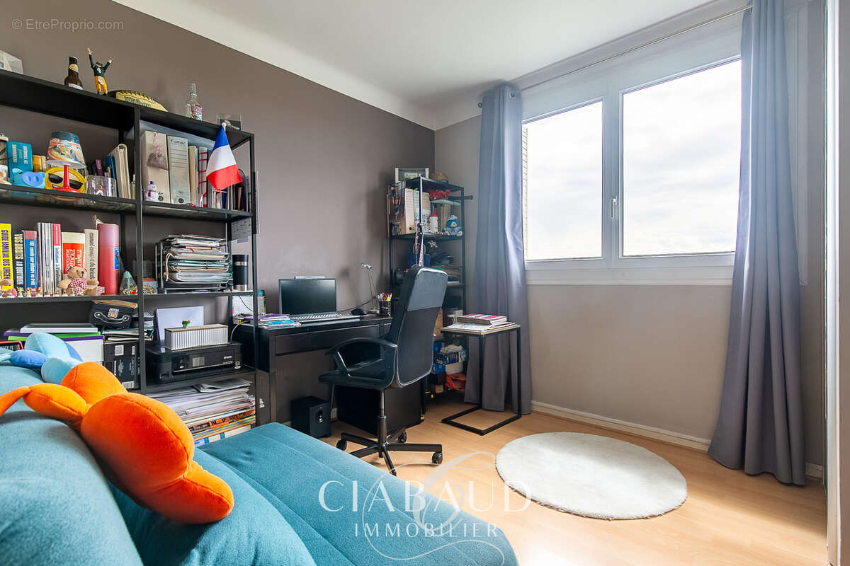 Appartement à MARSEILLE-4E