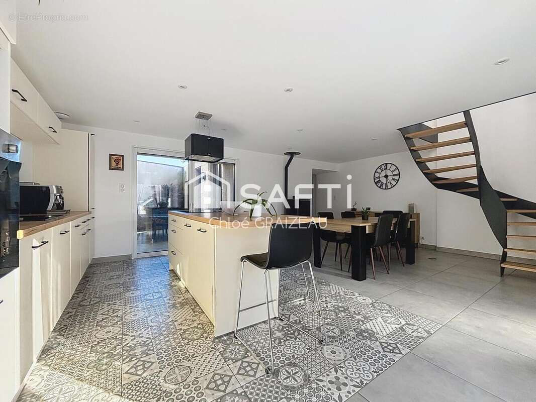 Photo 5 - Maison à LA CHAPELLE-SAINT-LAURENT