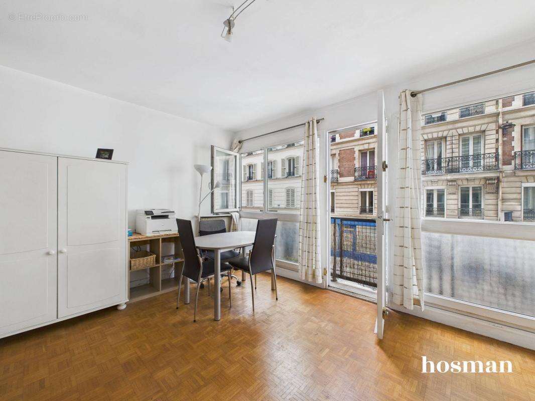 Appartement à PARIS-14E