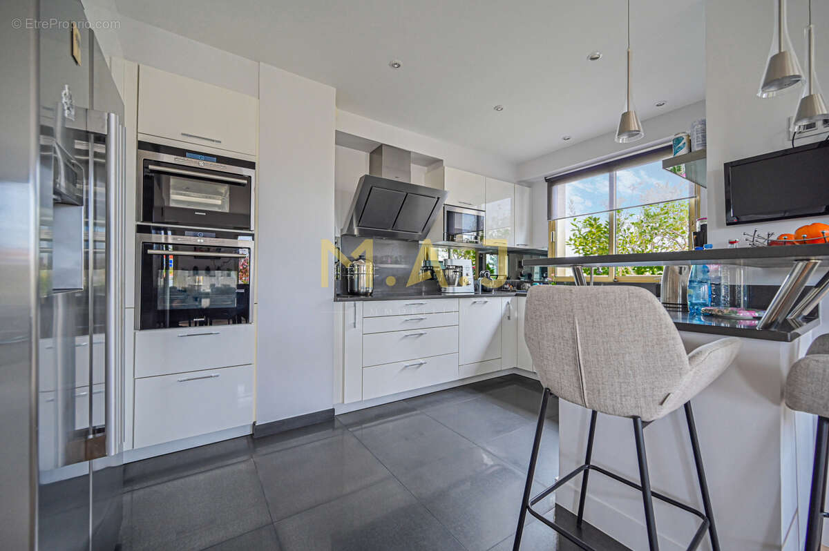 Appartement à LE PERREUX-SUR-MARNE