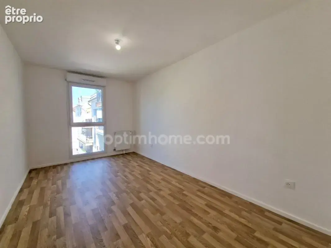 Centre ville Appartement 4 pièces + balcon + parking - photo 13