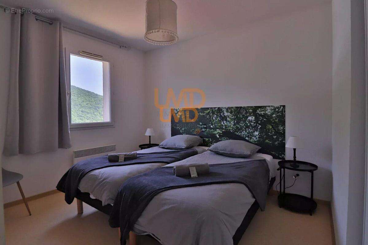 Appartement à AVENE