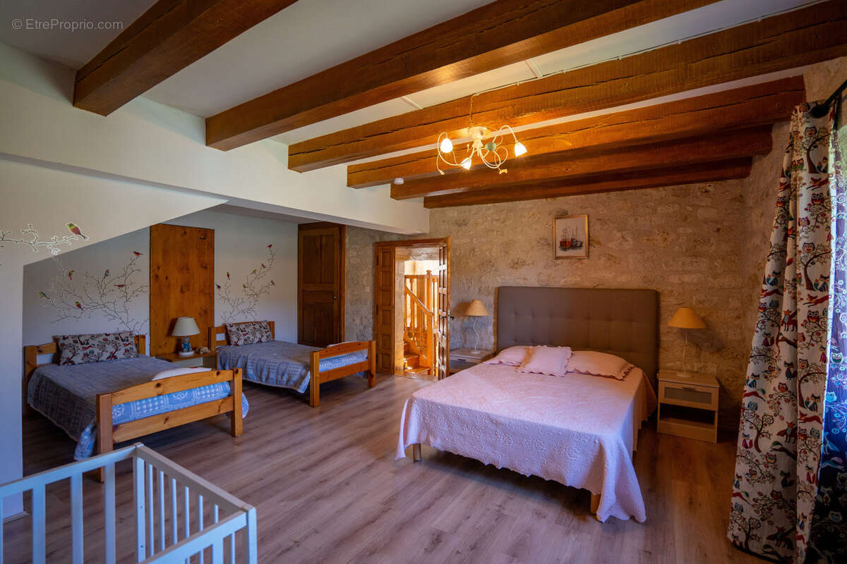 Maison à MONTCUQ
