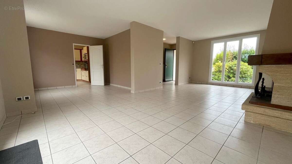 Maison à COURCOURONNES