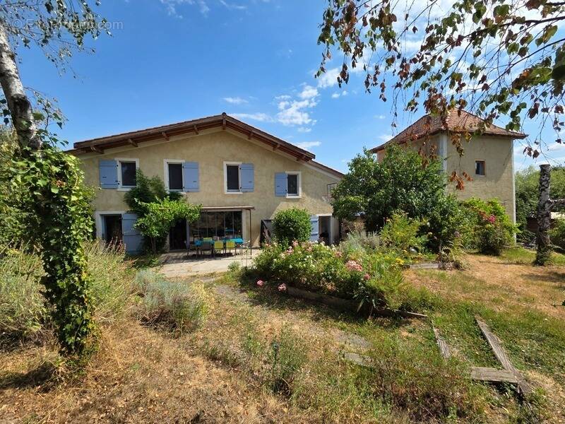 Maison à GLAINE-MONTAIGUT