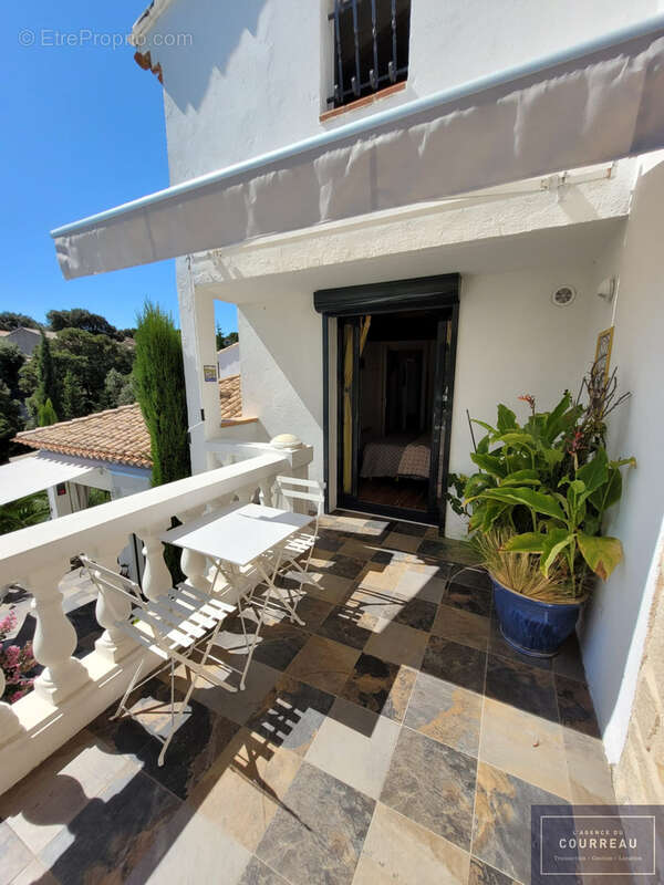EXCLUSIVITÉ - Pignan  Maison T6 - 180 m2  Vue dégagée  Piscine à débordement - photo 24