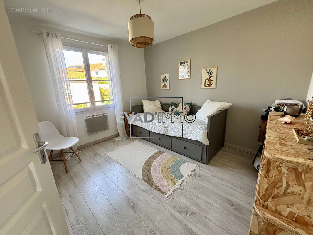 Maison à SAINT-MEDARD-EN-FOREZ