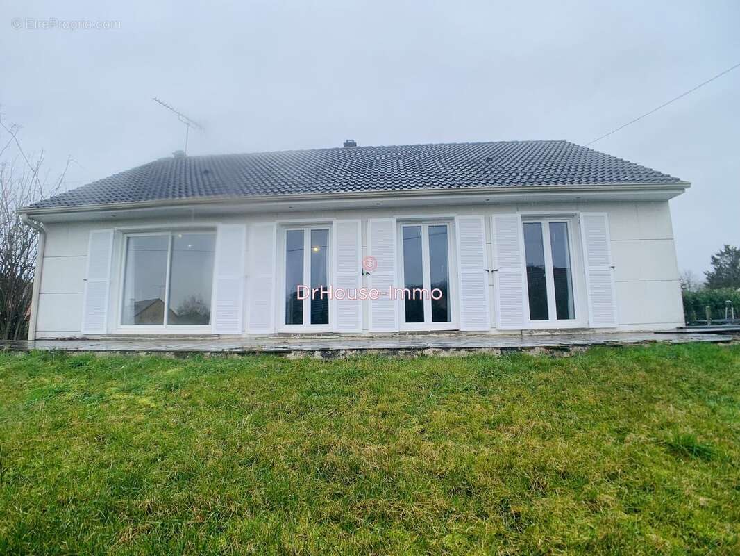 Maison à AMILLY