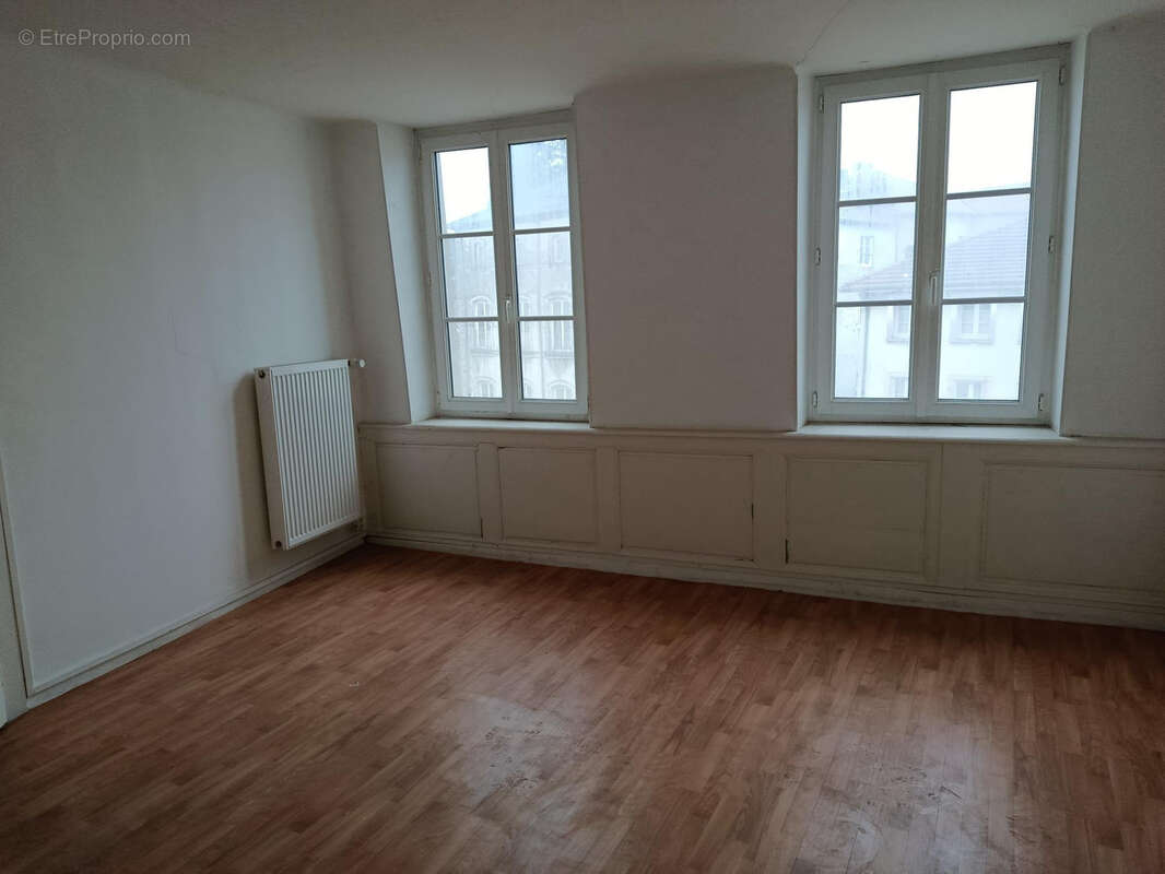 Appartement à VIC-SUR-SEILLE