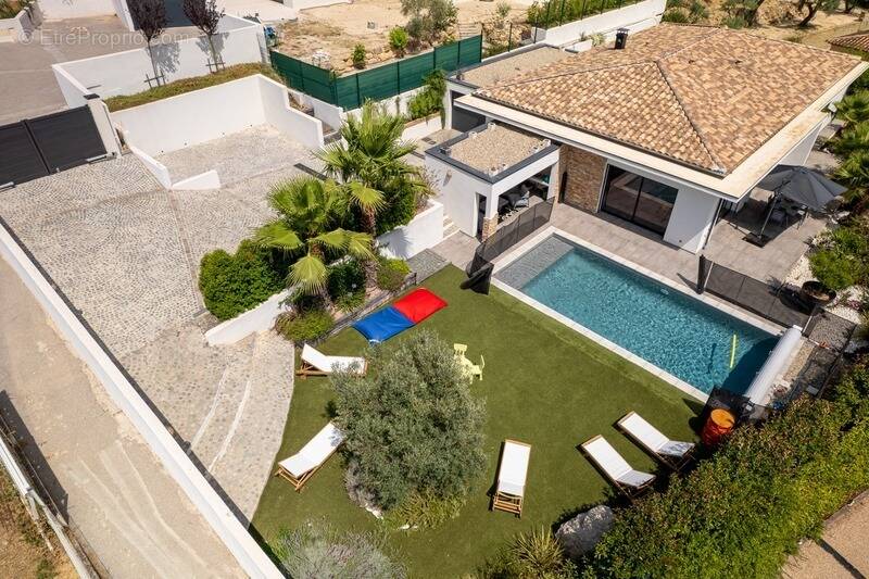 Maison à SOLLIES-TOUCAS