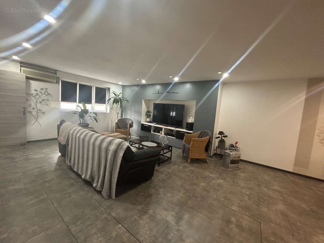Appartement à LE MUY