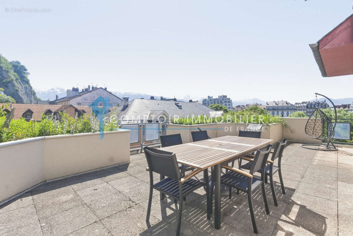 Appartement Duplex dernier étage - Terrasse 45m2 - 110m2 habitables - rénové - photo 9