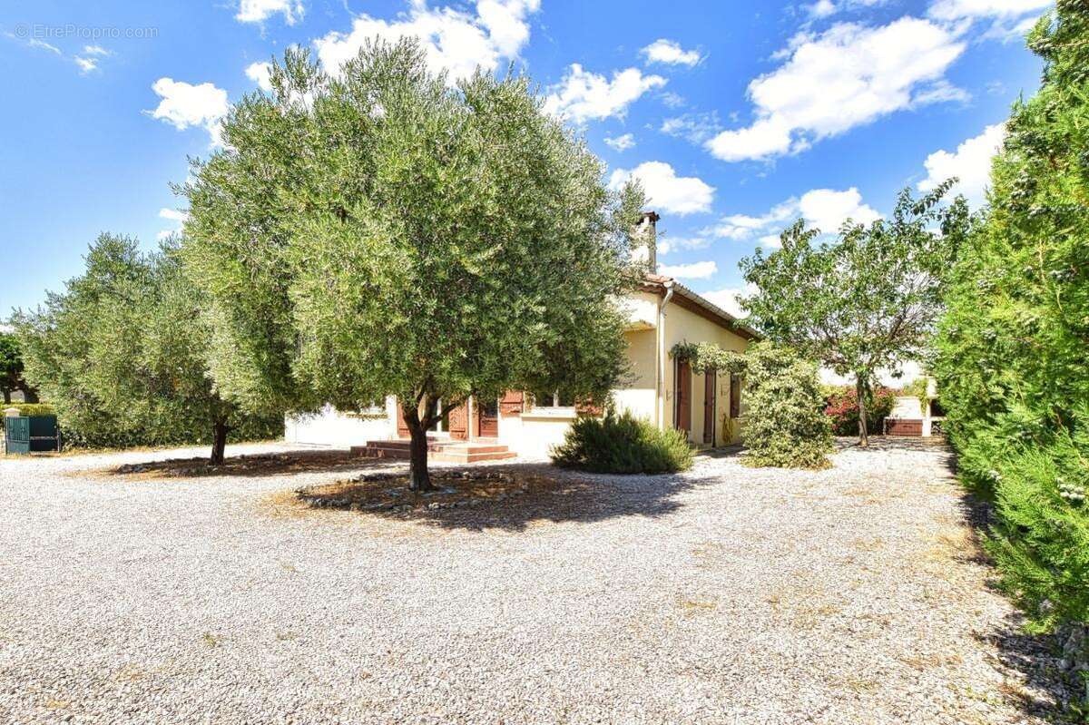 À 5 minutes de Gignac, villa de plain-pied dans un environnement paisible !!! SOUS OFFRE D'ACHAT ACCEPTÉE !!! - photo 14