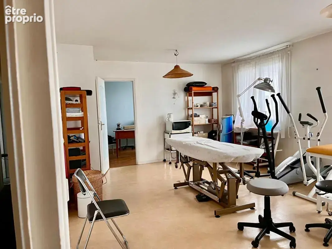 T4 dans residence securisee , parking numerote, cave et grenier - photo 3