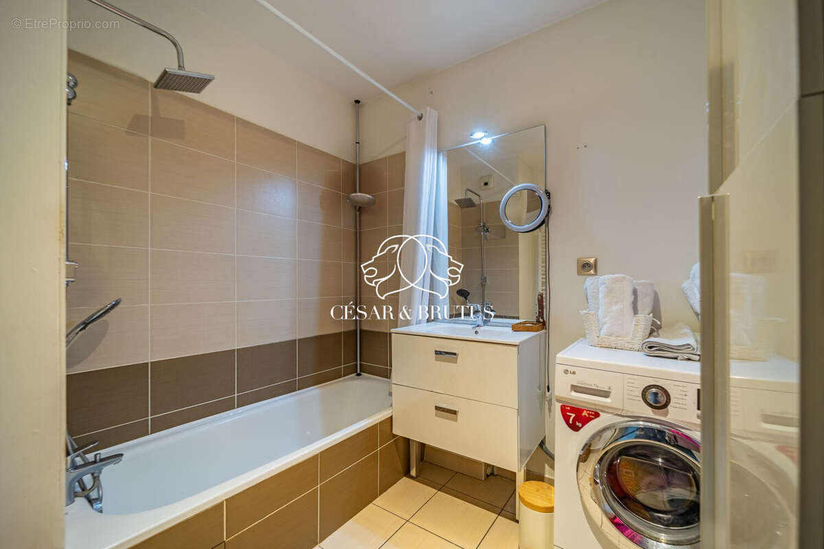 Appartement 68 m² à Saint-Fons  - photo 6