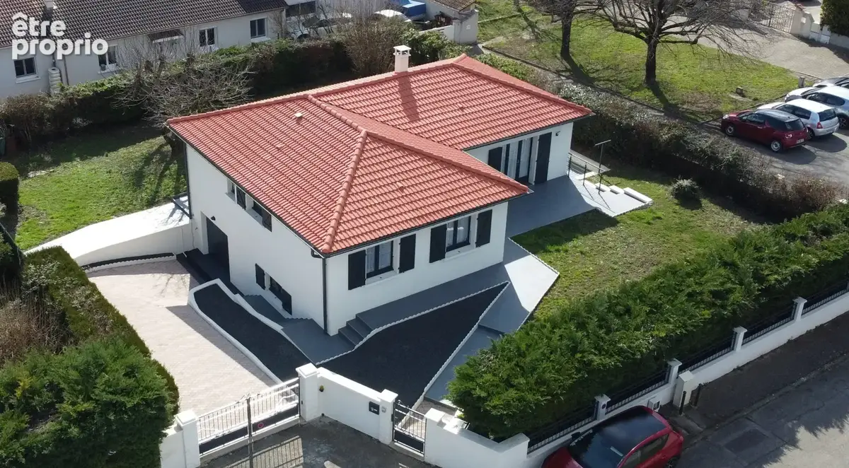COMMUNAY   Maison entièrement rénovée avec studio indépendant - photo 2