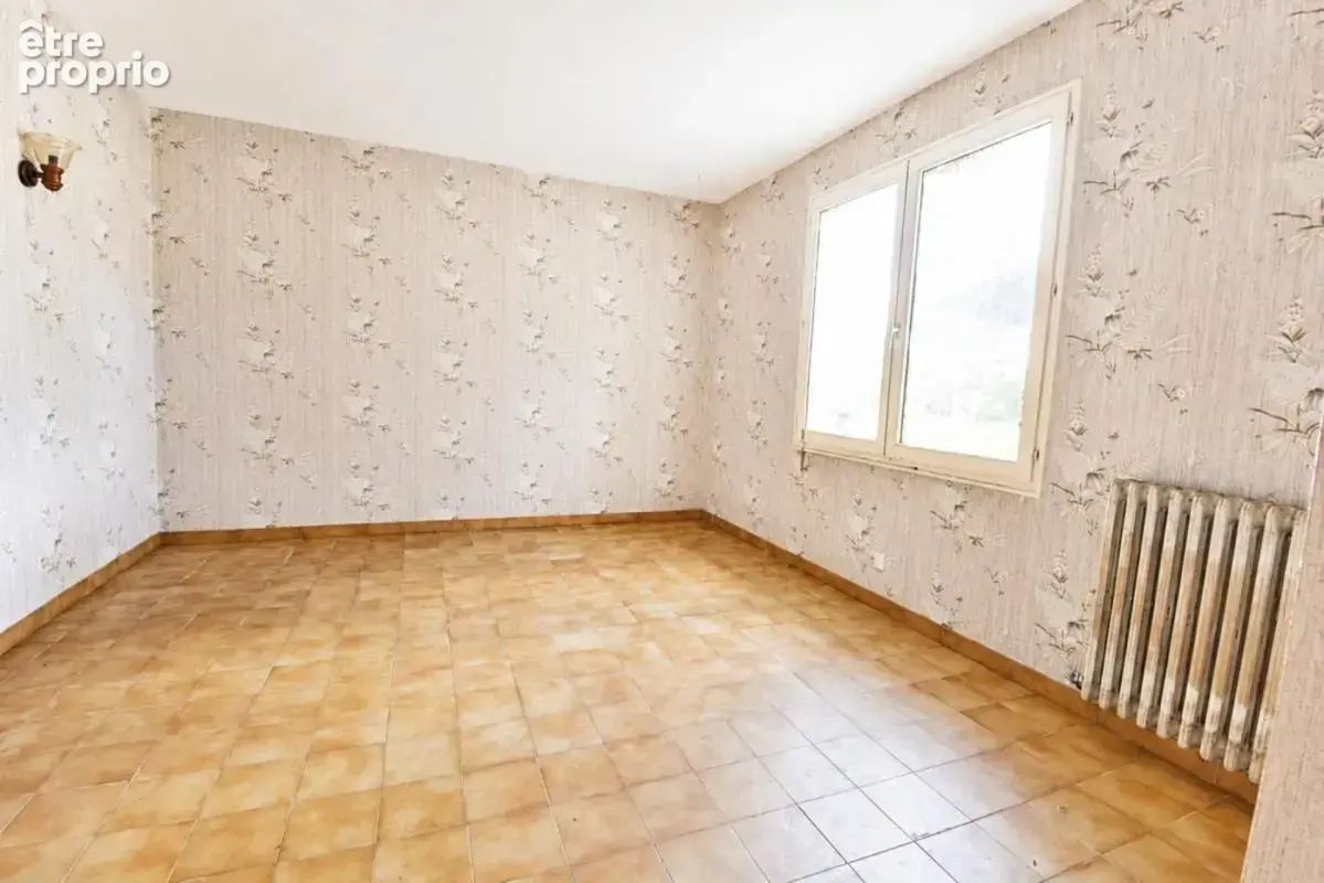 Saint-Seurin-sur-l'Isle : maison  99 m² + dépendances sur 6660 m² de terrain - photo 8