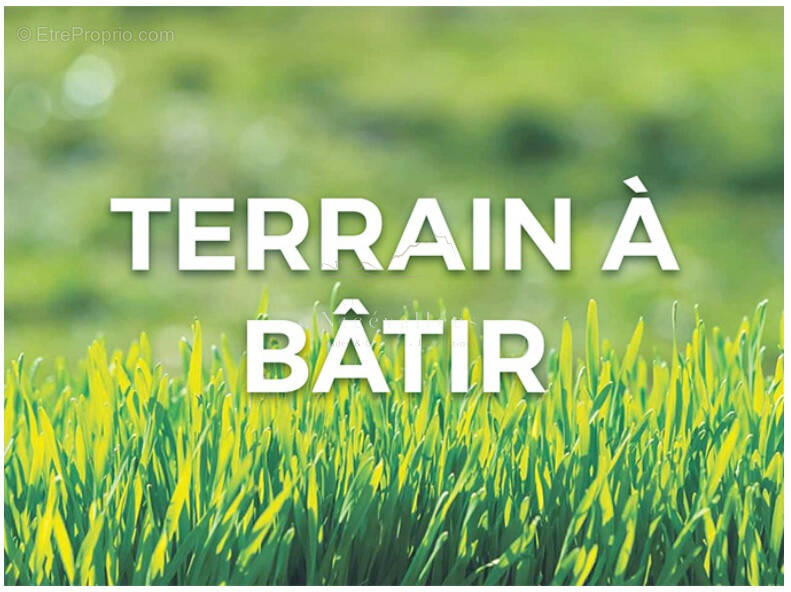 Terrain à PIERREFEU